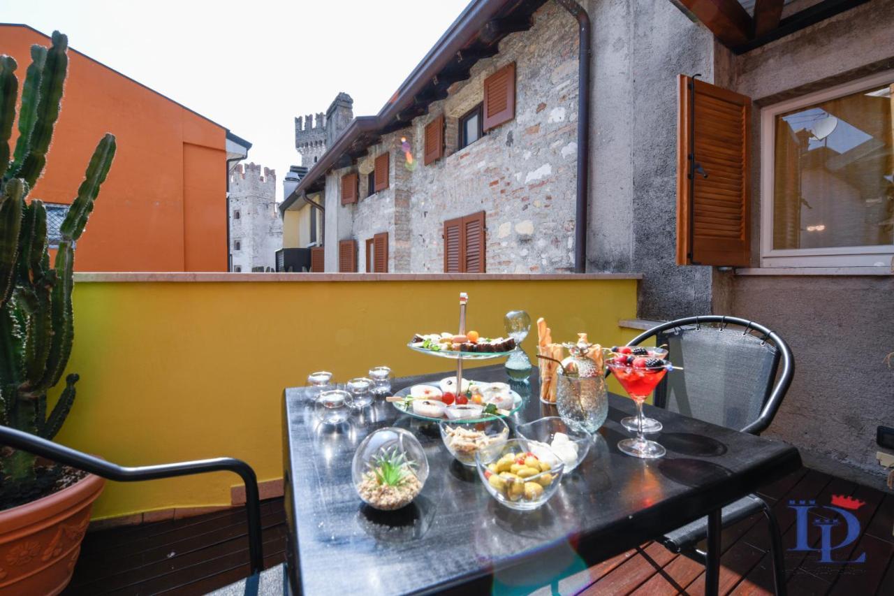 Desenzanoloft Official Partner Marriott Homes & Villas - Queen Of Sirmione Castle View ภายนอก รูปภาพ