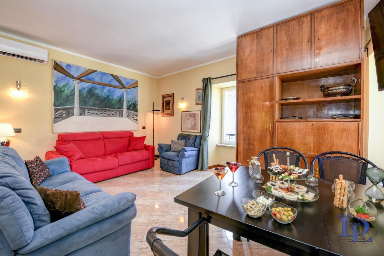 Desenzanoloft Official Partner Marriott Homes & Villas - Queen Of Sirmione Castle View ภายนอก รูปภาพ