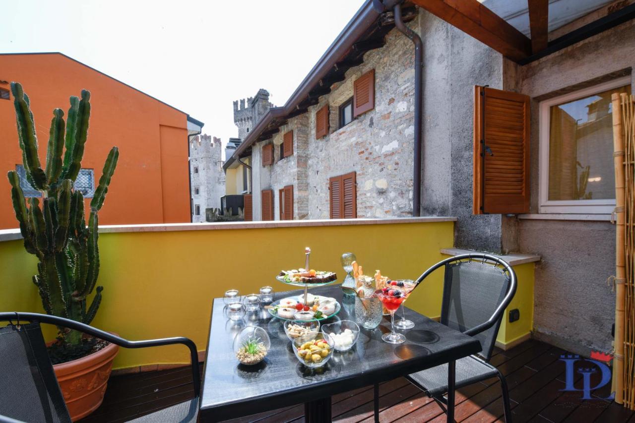 Desenzanoloft Official Partner Marriott Homes & Villas - Queen Of Sirmione Castle View ภายนอก รูปภาพ