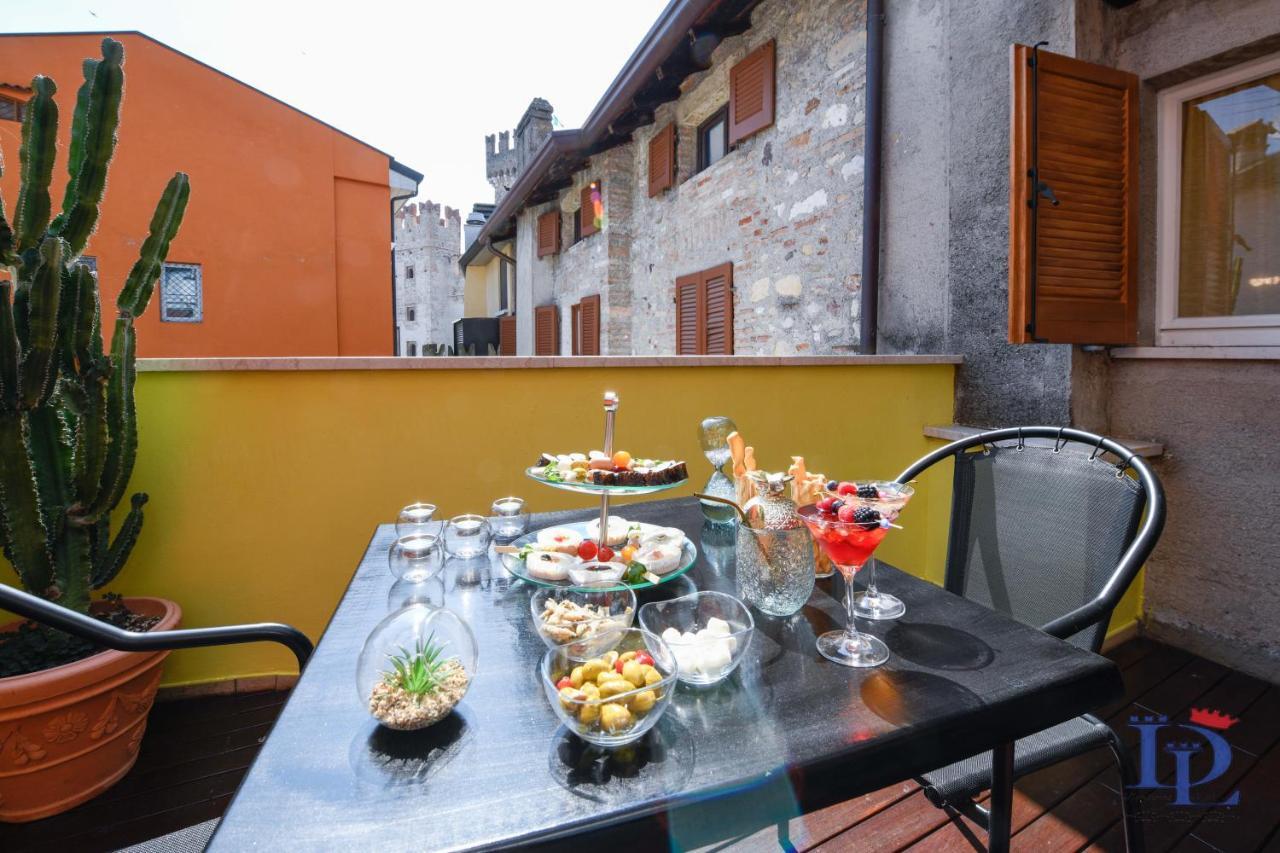 Desenzanoloft Official Partner Marriott Homes & Villas - Queen Of Sirmione Castle View ภายนอก รูปภาพ